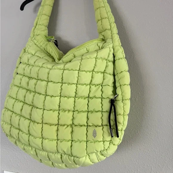 FREE PEOPLE MOVEMENT Quilted Tote / Hobo Bag Pale Neon Green Y2K Athleisure Core - Picture 2 of 7